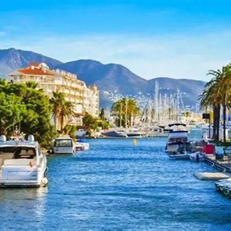 House Duplex In The With Barbaque & Two Terraces One With Views * Empuriabrava